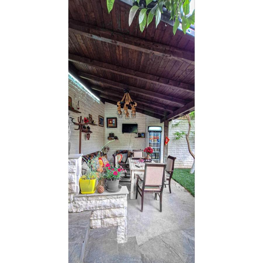 Guesthouse Alvaro Kadiu Berat Exterior photo