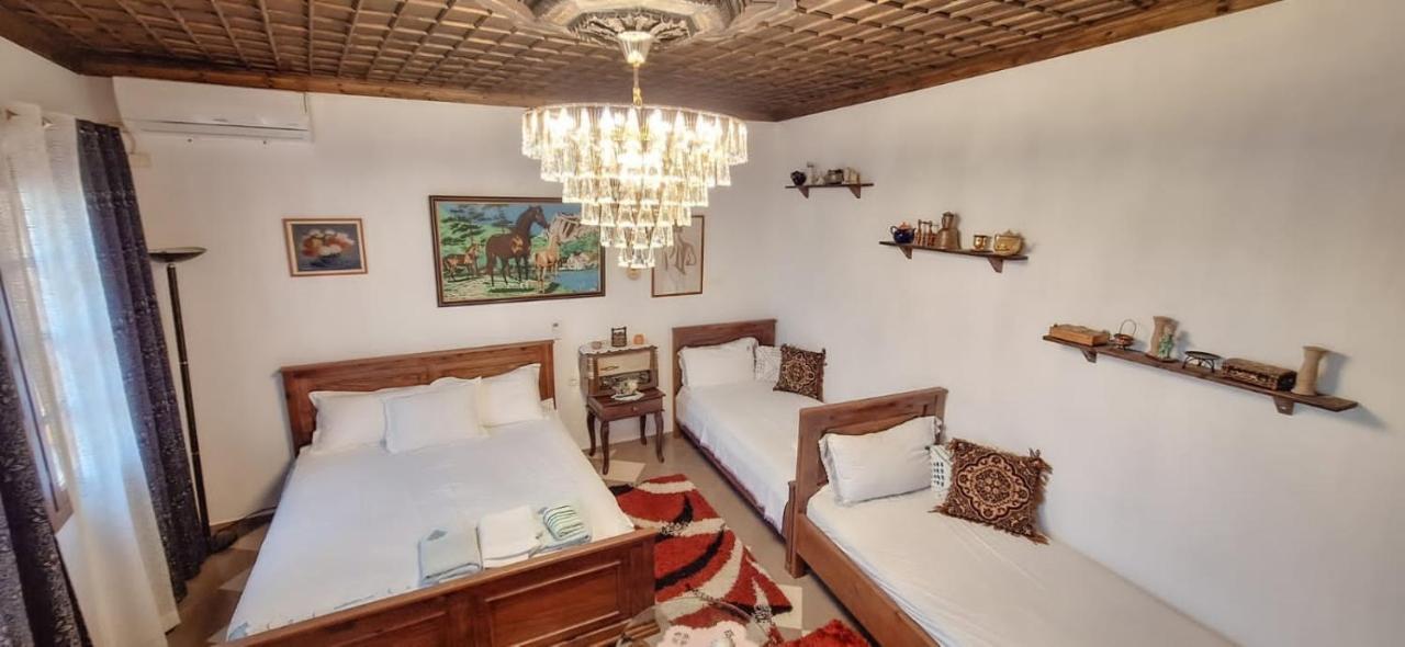 Guesthouse Alvaro Kadiu Berat Exterior photo